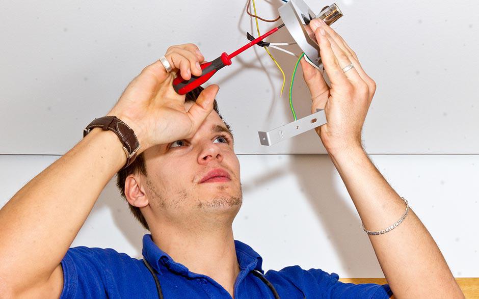 électricien dans le bâtiment Issy-les-Moulineaux